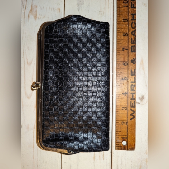 Wallet Lot - Picture 11 of 16